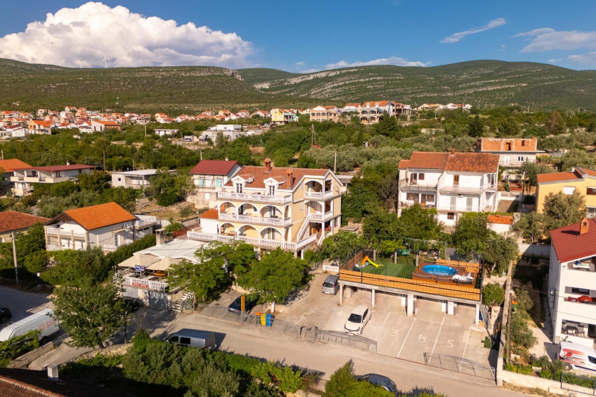 Apartments Milic Gornji Karin Exterior photo